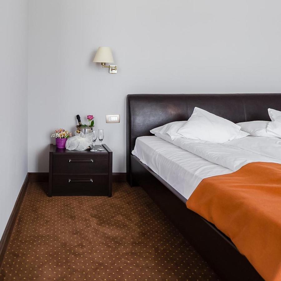 Hotel Opal 잘러우 외부 사진