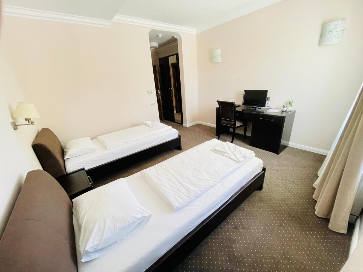 Hotel Opal 잘러우 외부 사진