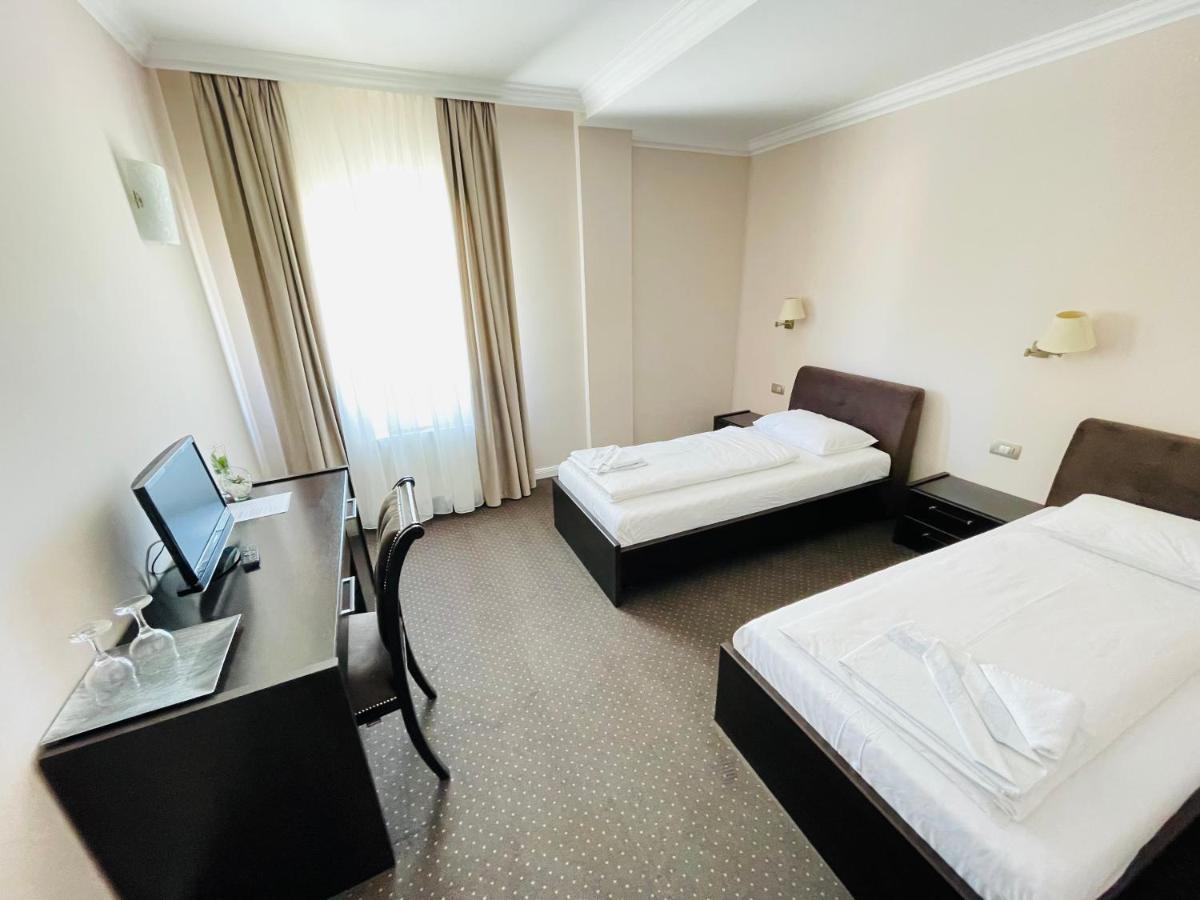 Hotel Opal 잘러우 외부 사진