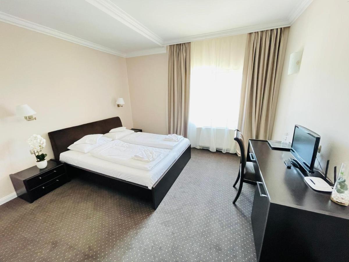 Hotel Opal 잘러우 외부 사진