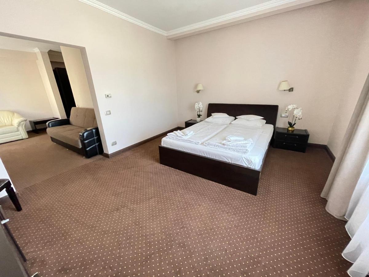 Hotel Opal 잘러우 외부 사진
