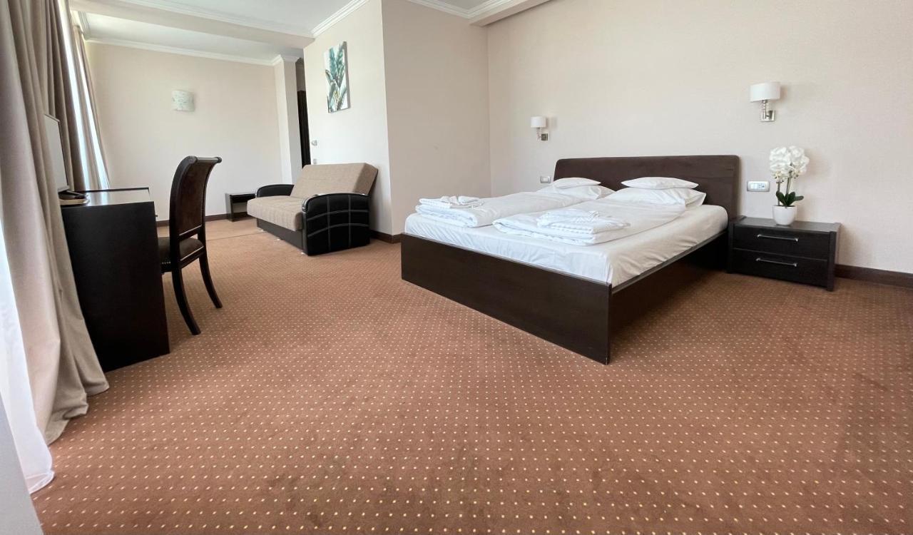 Hotel Opal 잘러우 외부 사진